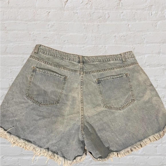SHEIN Distressed Jean Shorts - Picture 1 of 3
